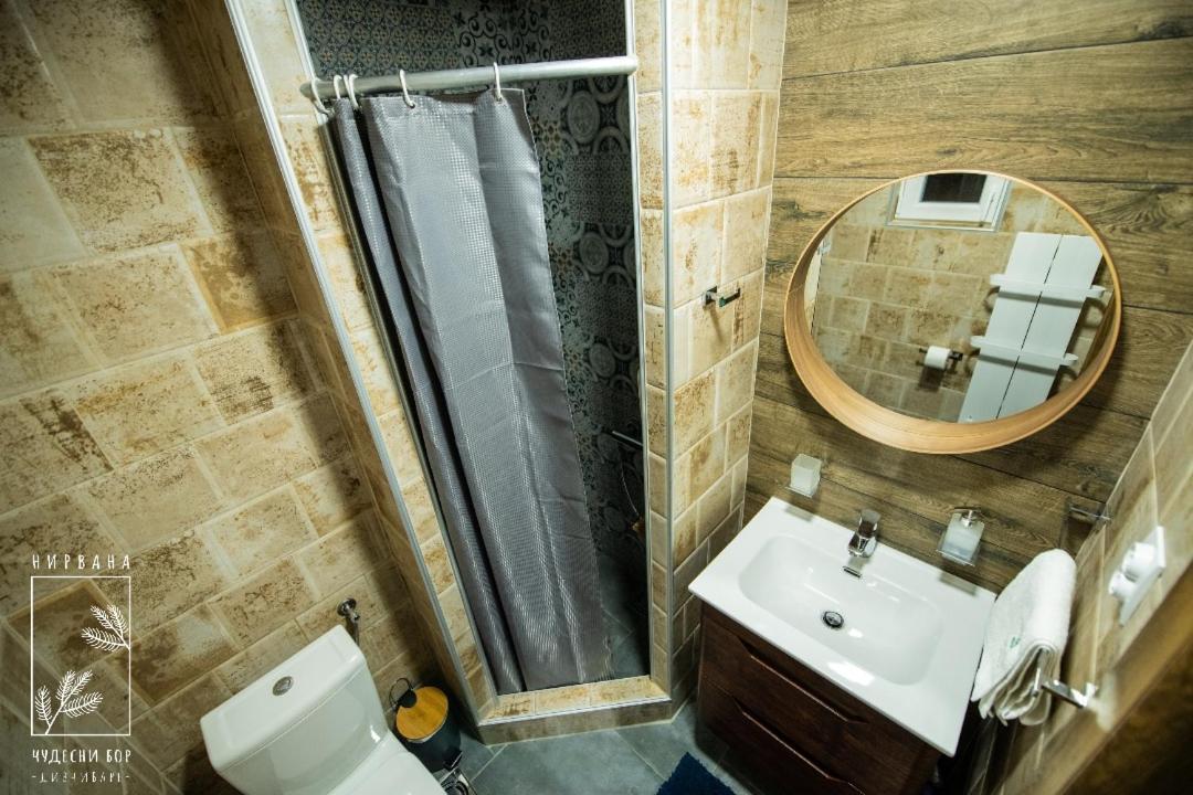 Nirvana Cudesni Bor Divcibare Bagian luar foto